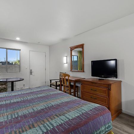 Travel Inn Феникс Экстерьер фото