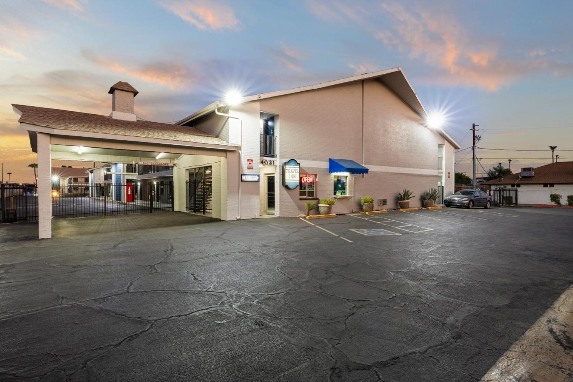 Travel Inn Феникс Экстерьер фото