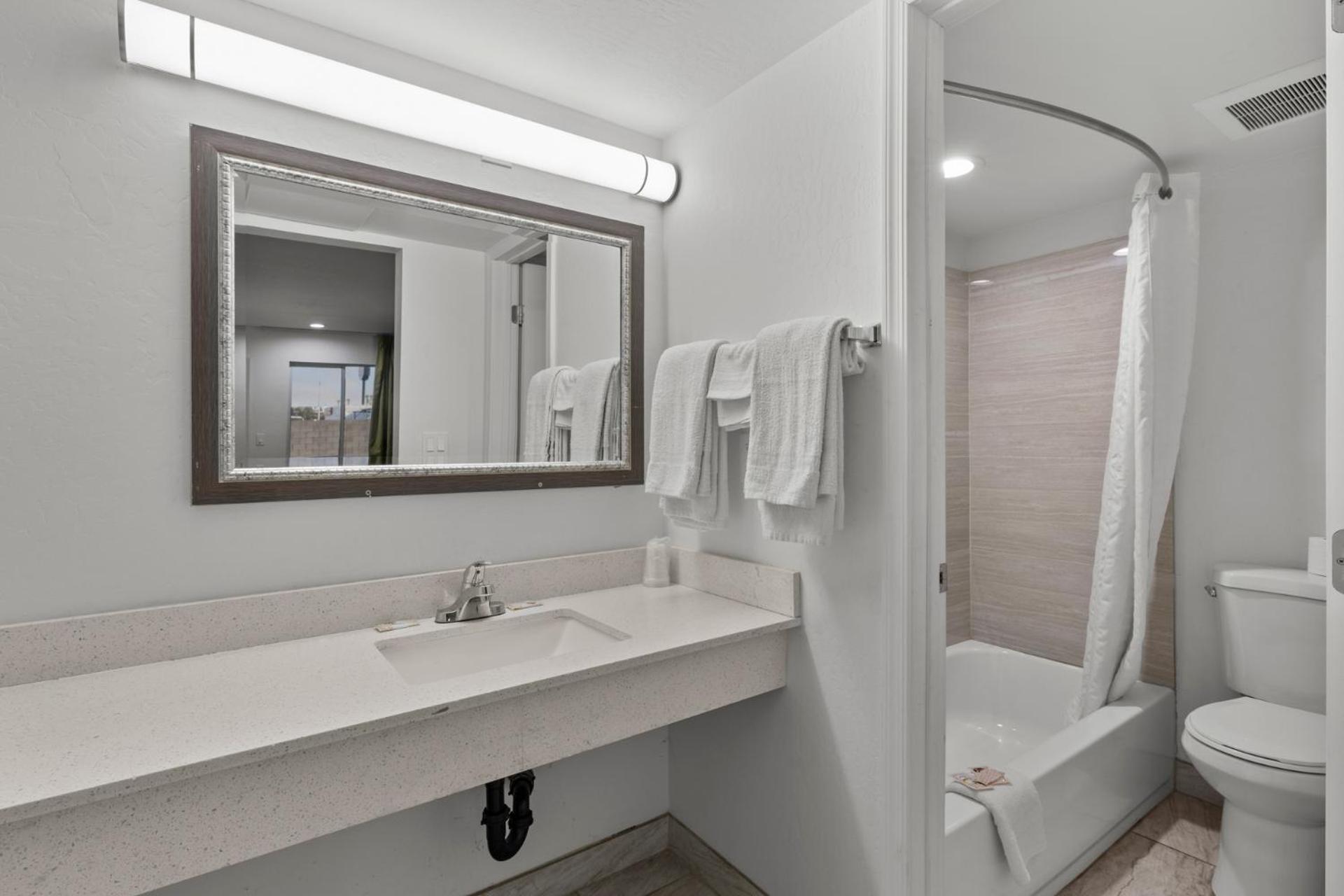 Travel Inn Феникс Экстерьер фото