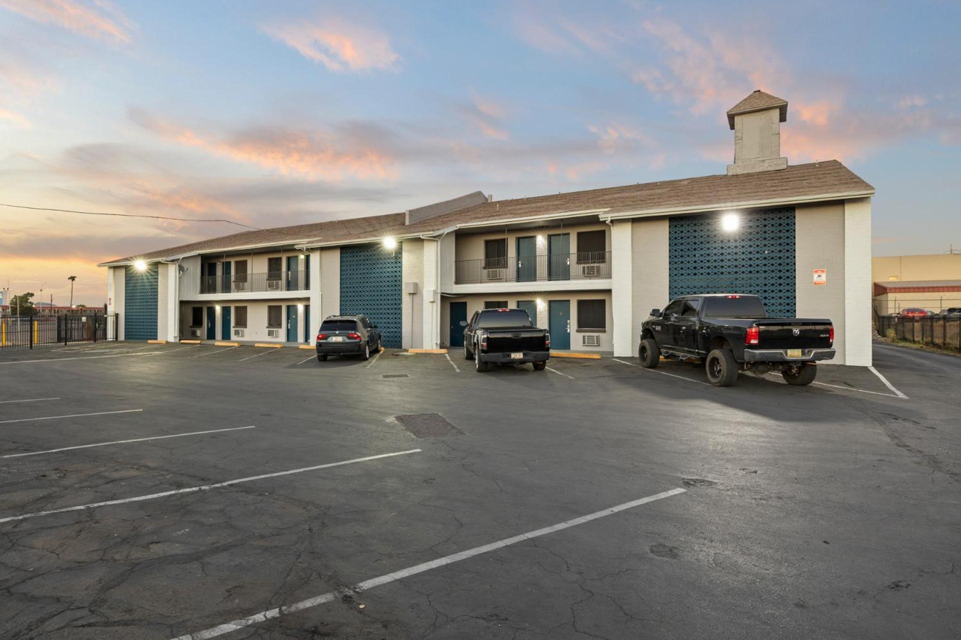 Travel Inn Феникс Экстерьер фото